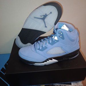 Jordan 5 Retro UNC University Blue Size: MENS SIZE 11 DEADSTOCK AUTHENTIC